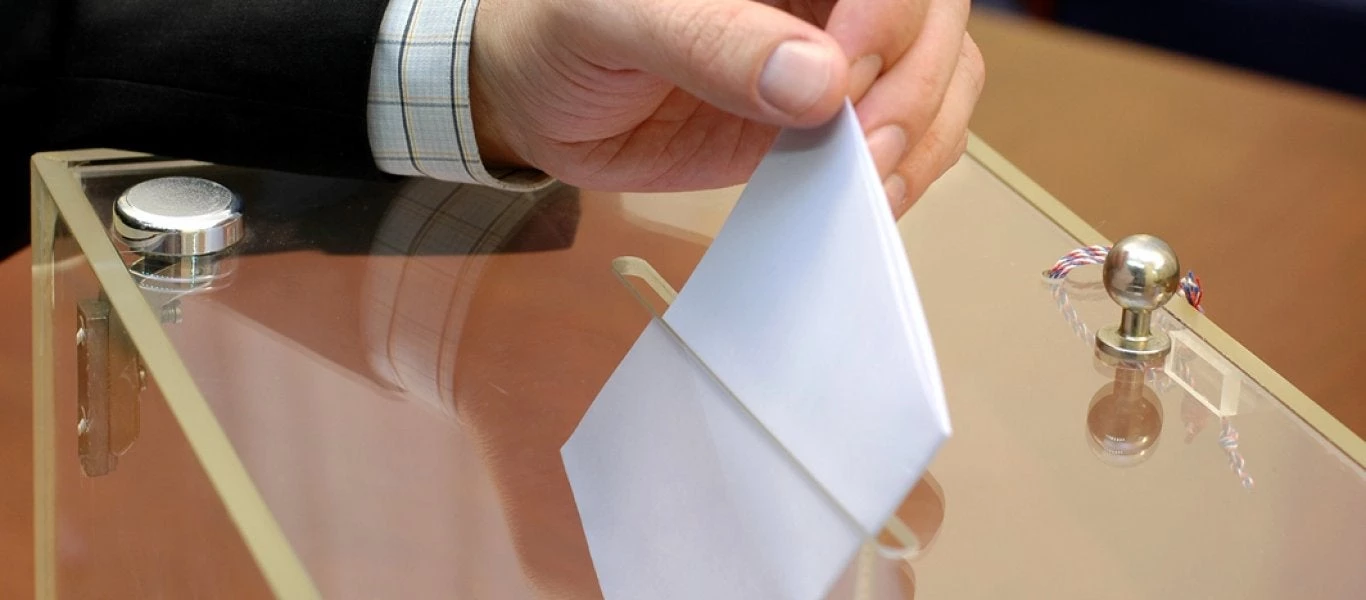 Ξεκινάει το «σπάσιμο» της Β’ Αθηνών έτσι ώστε να μειωθούν οι εκλογικές απώλειες για τον ΣΥΡΙΖΑ